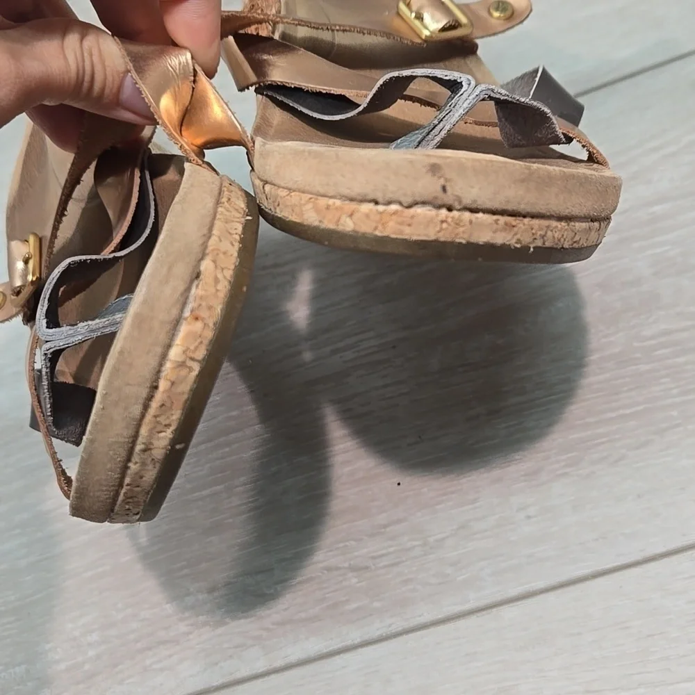 UGG Australia Metallic Leather Strappy Wedge Sandals Shoes Sz 10